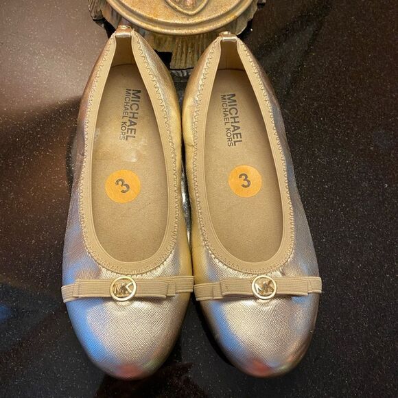 Michael Kors Sz 3 Gold Saffiano Ballet Flats - Picture 6 of 15
